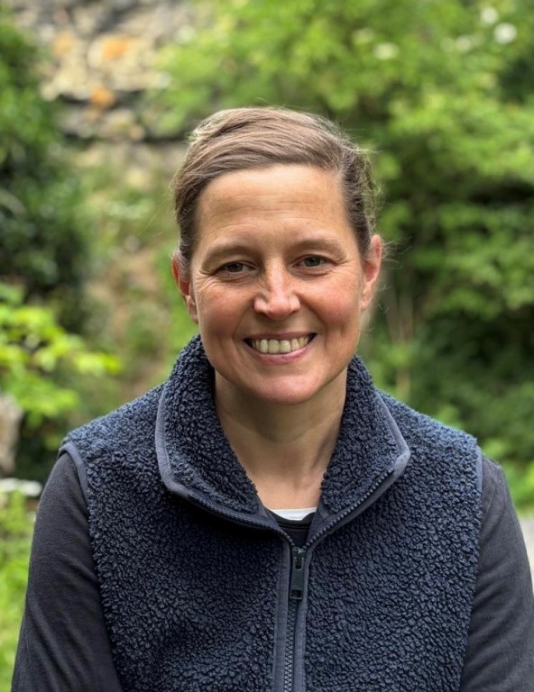 Dr. Nicole Schertl 